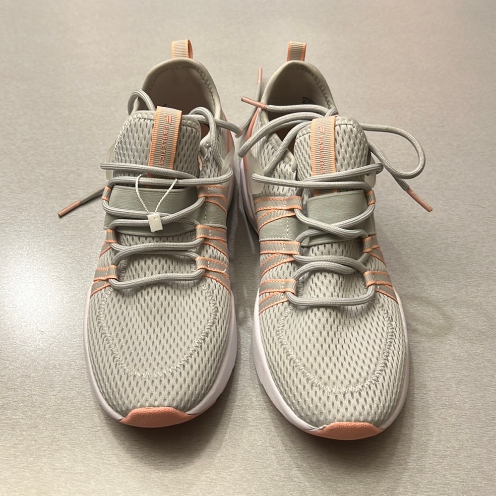 Fabletics tennis shoes